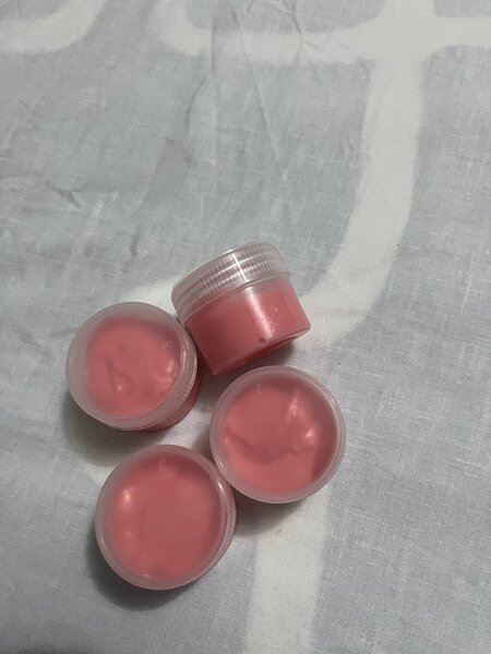 Crème lèvres rose