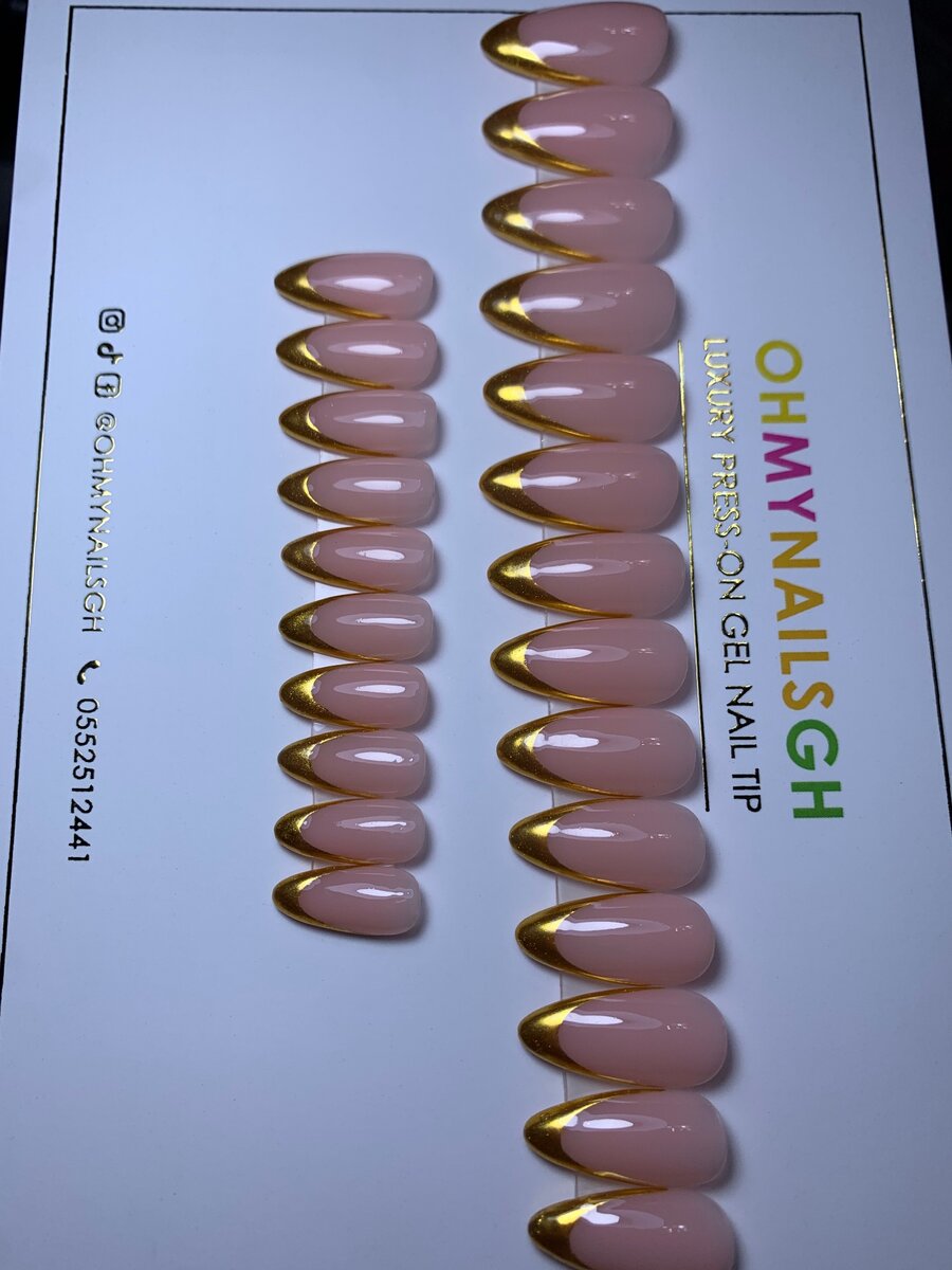 PRESS-ON GEL NAILS