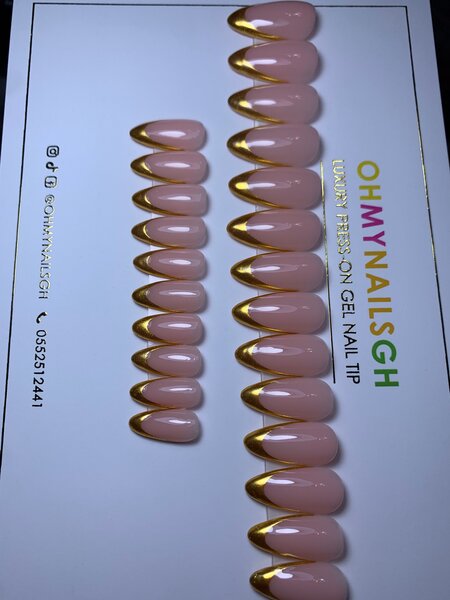 PRESS-ON GEL NAILS