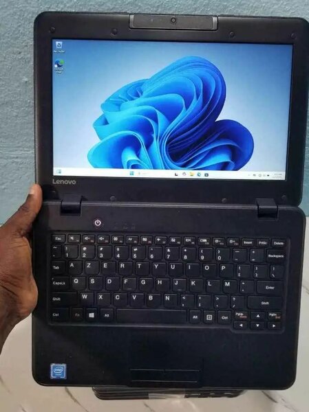 Ordinateur portable Lenovo