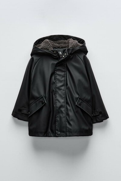 Непромокаемая куртка от ZARA