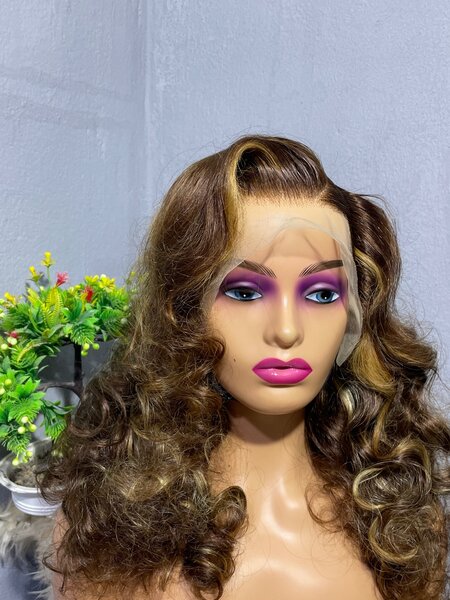 Bouncy wig