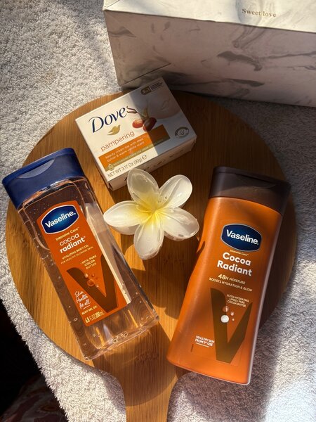 Vaseline Cocoa Radiant Set