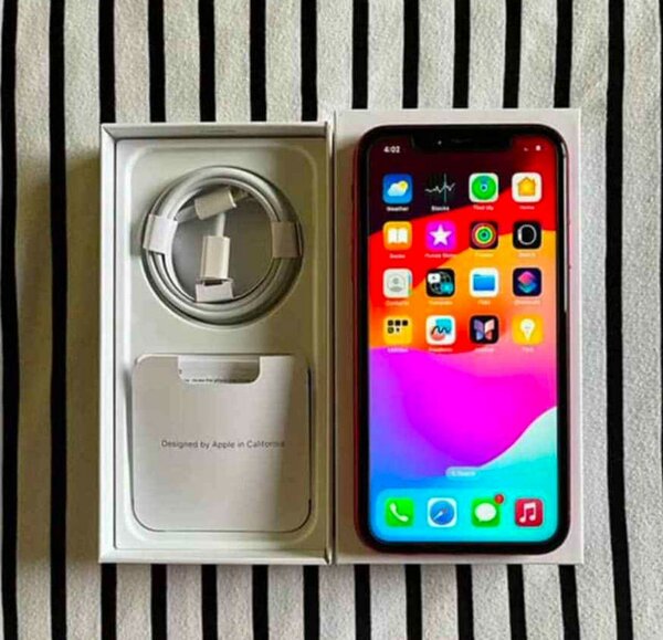 iPhone 13 simple