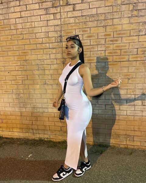 Robe moulante blanche tendance