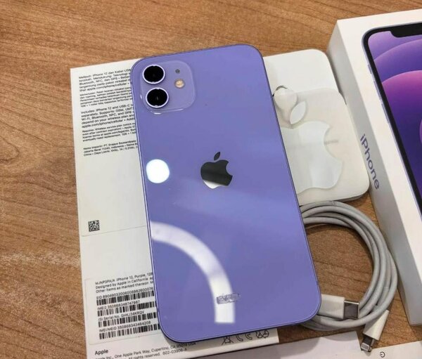 iPhone 12 simple