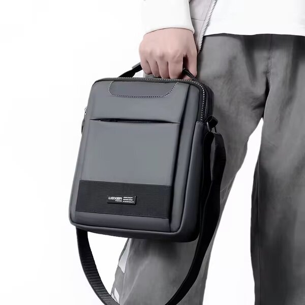 Shoulder bags