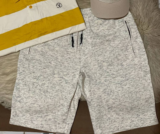grey shorts