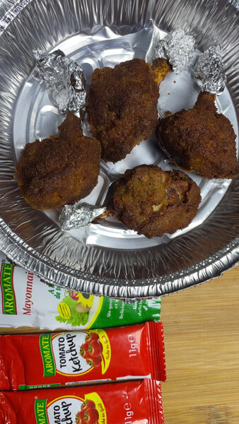 MINI PIZZA ET AILERONS POULET