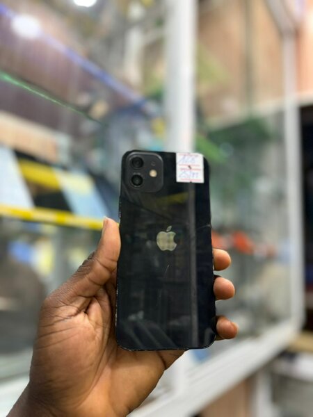 iPhone 12 simple