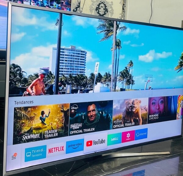 Smart TV UHD 4K avec Wi-Fi