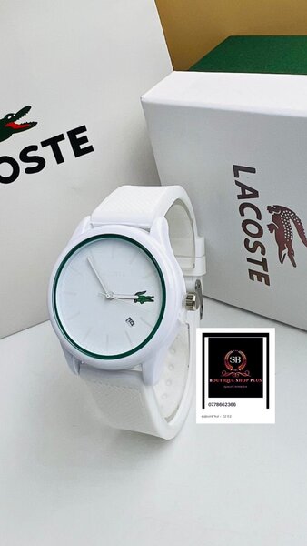 Montre Lacoste  bracelet  100% en gomme avec sa boîte