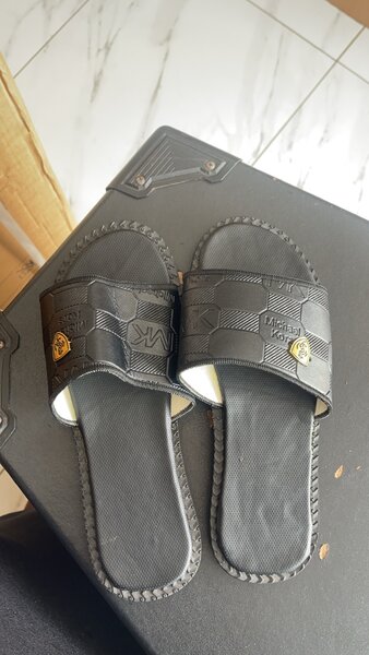 Leather sandals