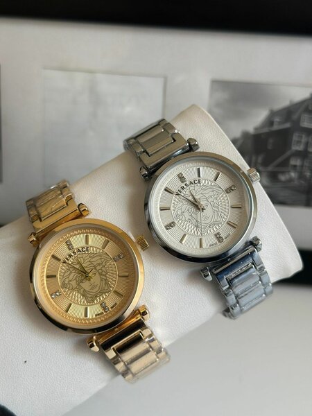 WRIST WATCH