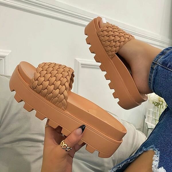 Women's slippers