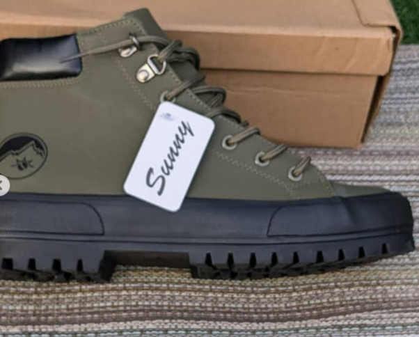 Sunny boots
