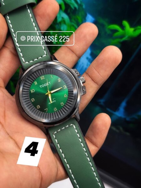 Des montres a 5000 f en cuir