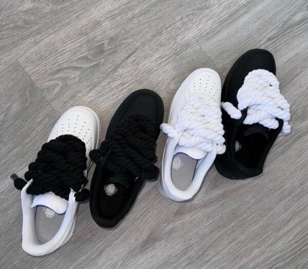 Sneakers en cuir avec lacets épais