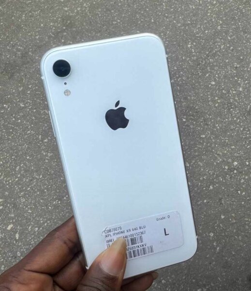 iPhone  XR