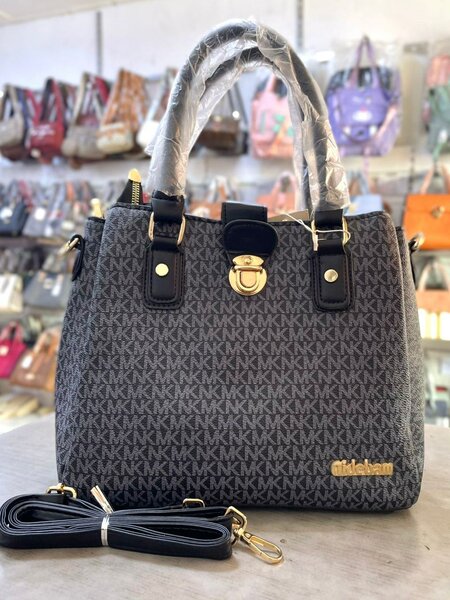 Sac à main élégant en cuir