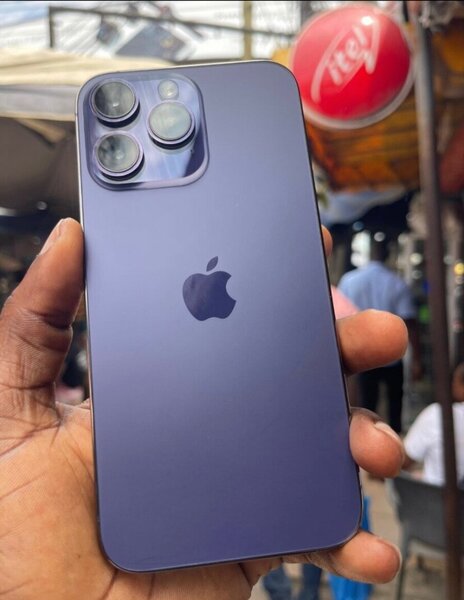 ROGGER IPHONES