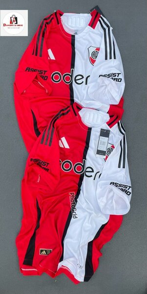 Maillot de football rouge et blanc