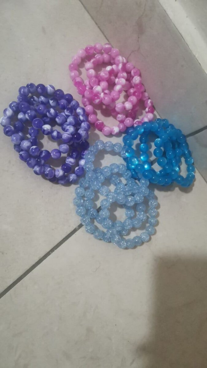 Bracelets colorés en perles