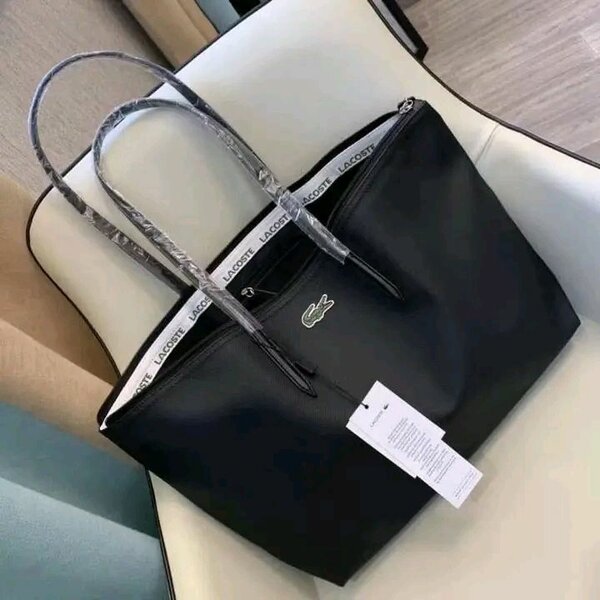 Sac fourre-tout Lacoste élégant