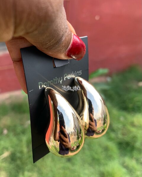 Thick earring