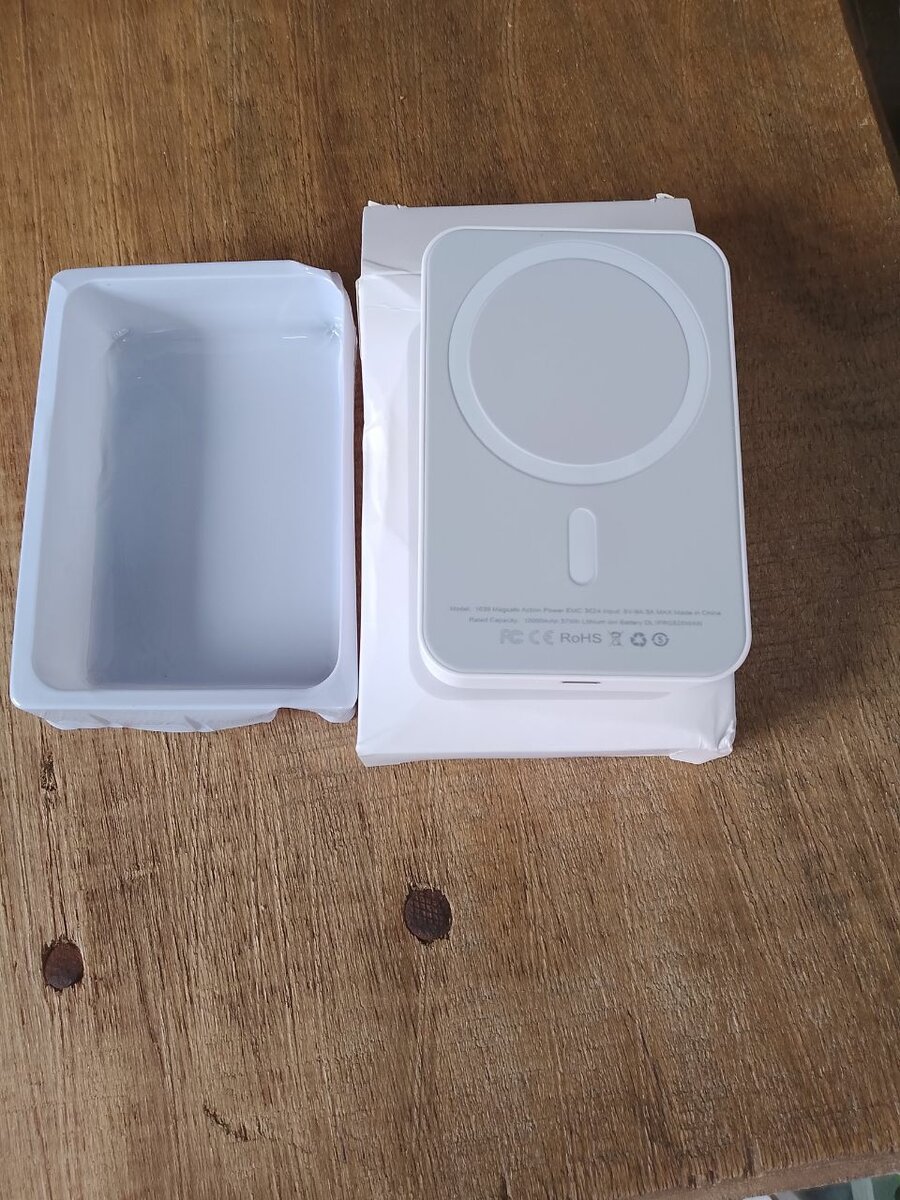 Wireless apple power bank