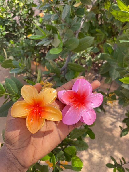 Flower hair clip