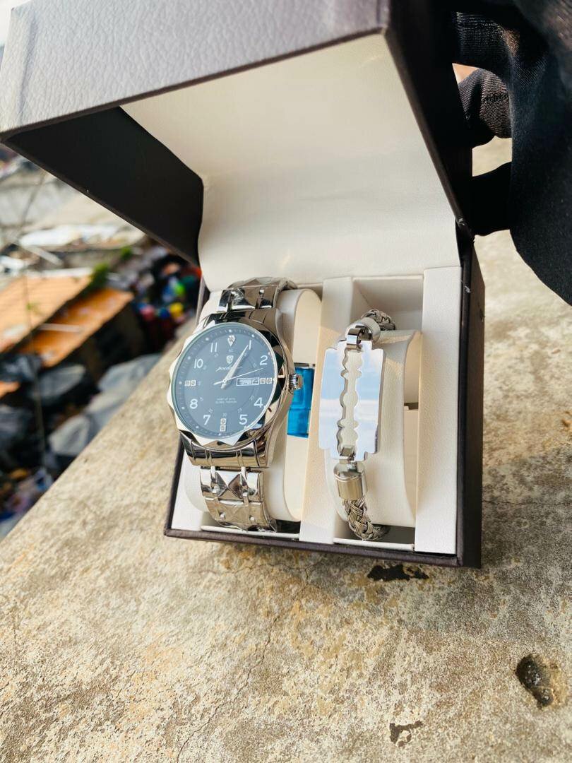 Montre élégante avec bracelet