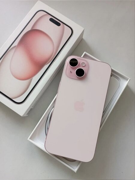 iPhone 15  Plus