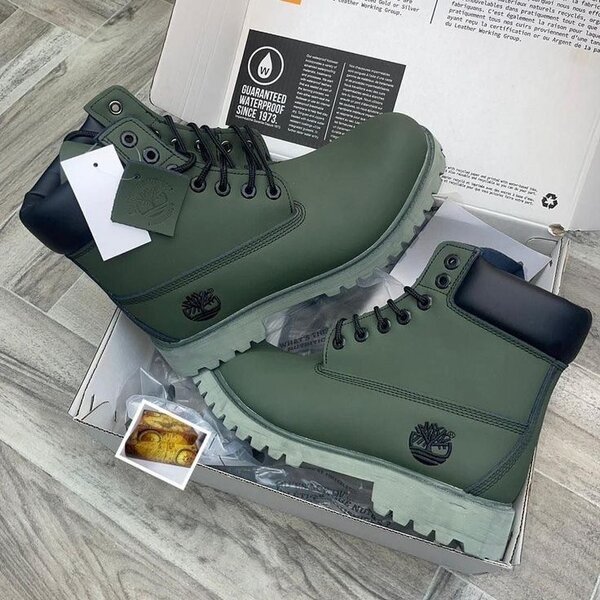 Dress shoes