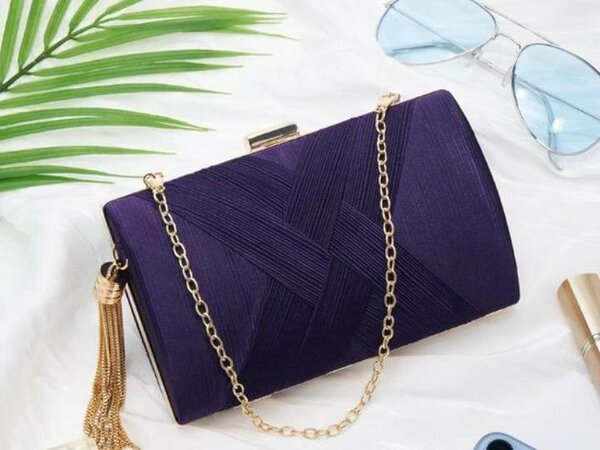 Sac à main élégant violet