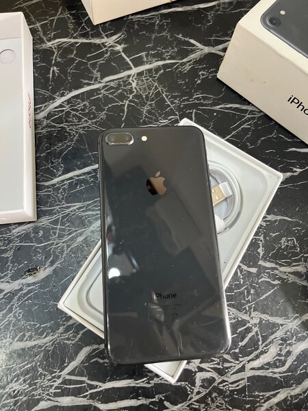 iPhone 8 Plus