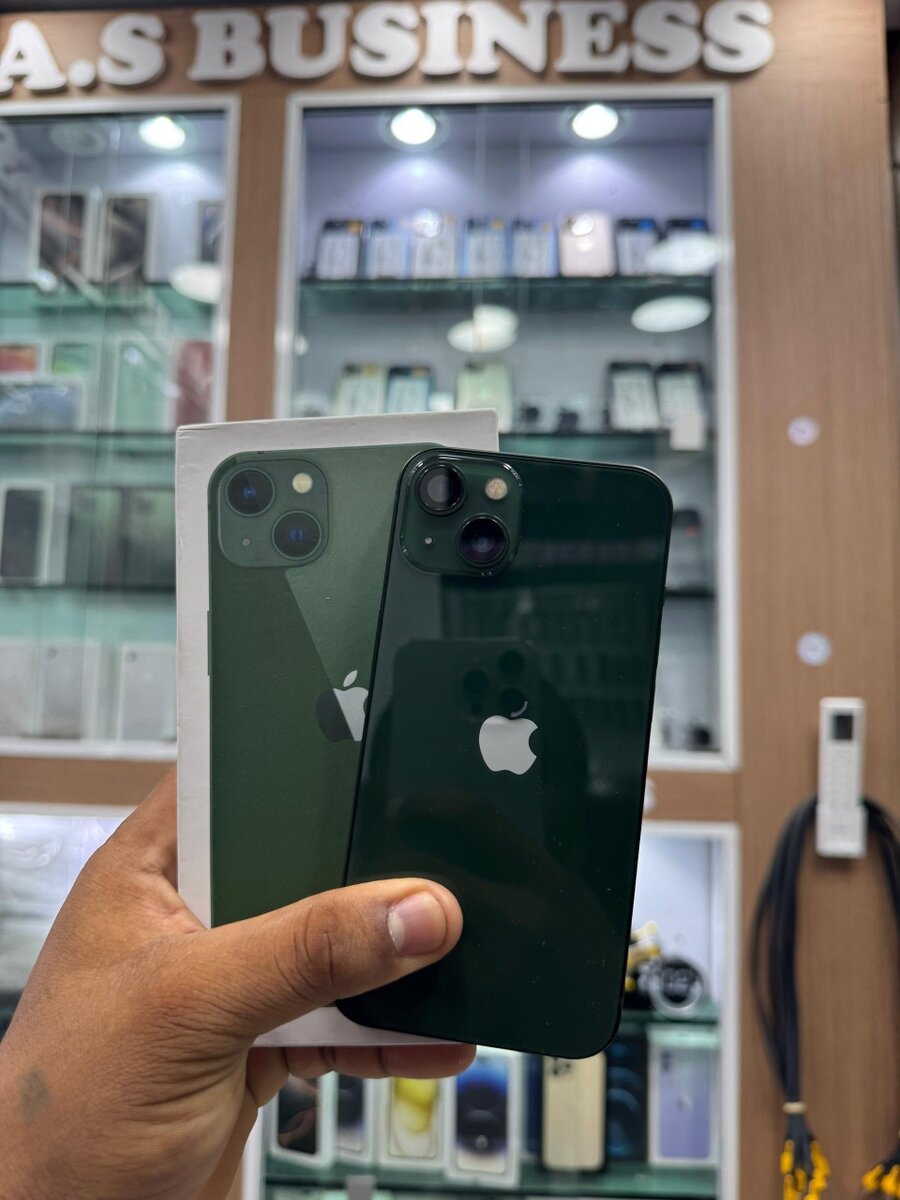 iPhone 13 simple