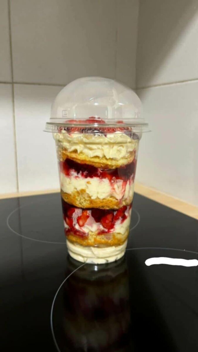 Layer cup
