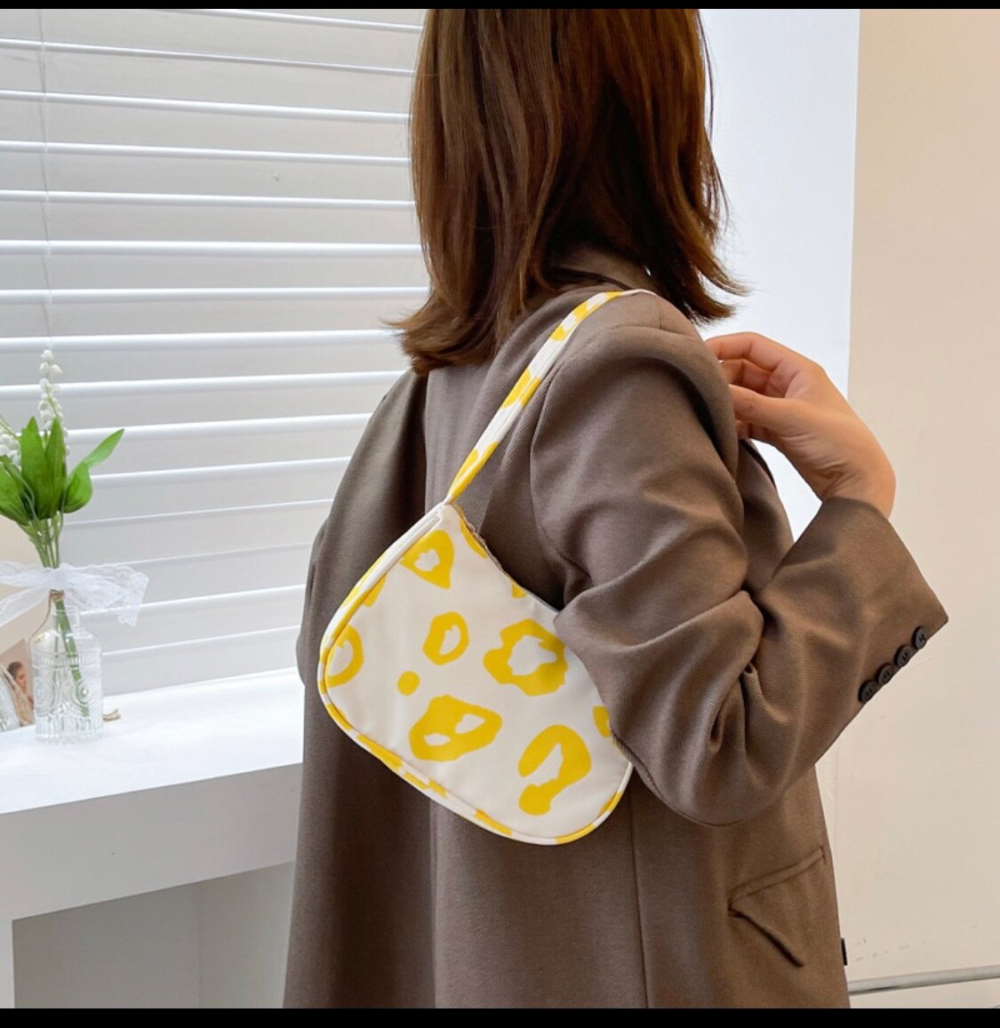 Aesthetic hand bag