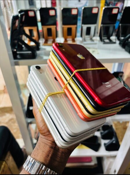 iPhone XR,64gig and 128gig