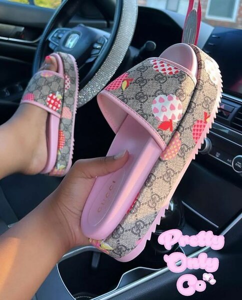 Sandales tendances pour femmes