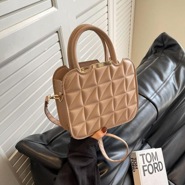 Hand bag