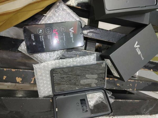 LG V50s 5G 256gb/8gb ram dual screen brand fast internet spe