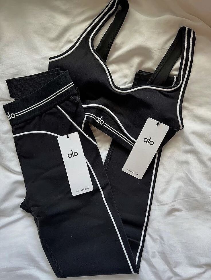 Ensemble sport femme flexible