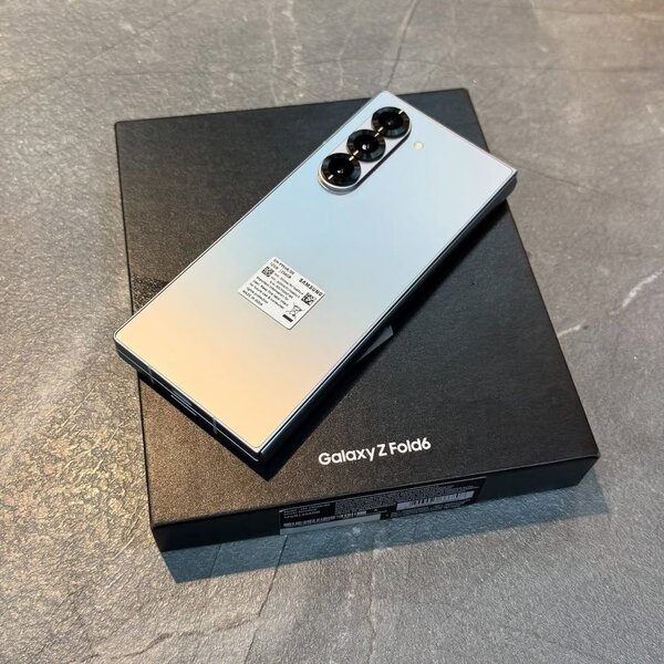 Smartphone pliable Galaxy Z Fold6