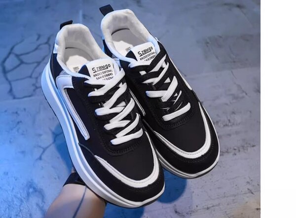 Ladies sneakers