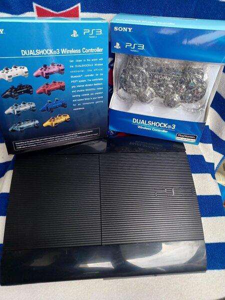 Console Sony PS3 + DualShock 3