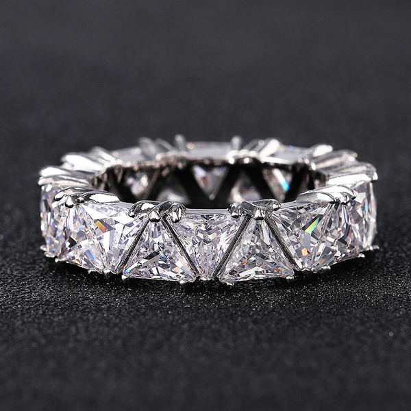 Glassy luxurious promise/engagement ring (Free Case)