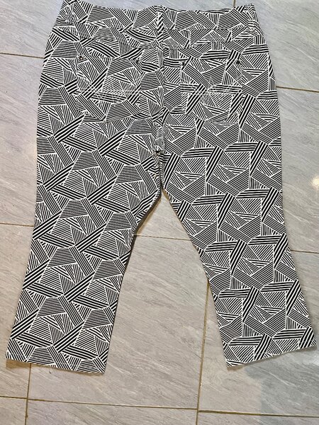 Black and white patterned pant