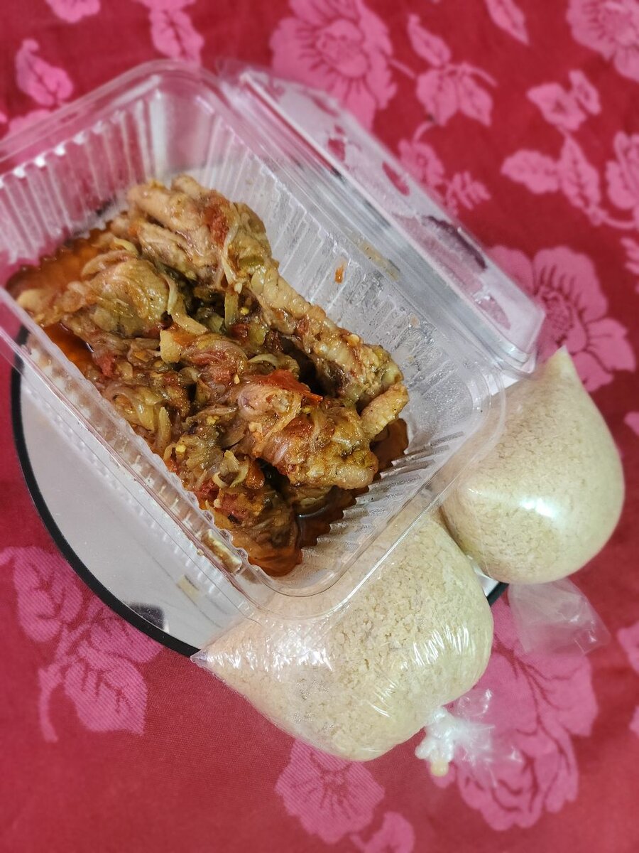 Pattes de poulet avec attieke
